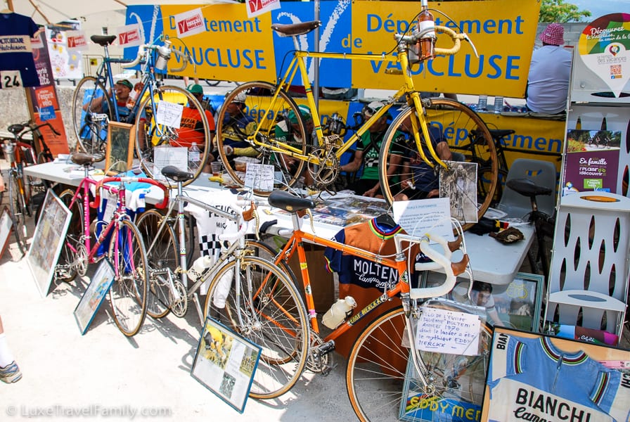 Interesting Tour de France displays in Bédoin